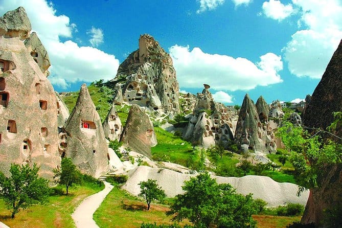 Red tour vs green tour in Cappadocia — fairy chimneys and valley panorama